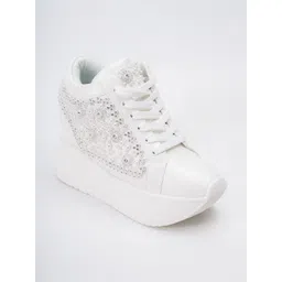 FOREVER SHOE BAZAR Women Textured Sneakers