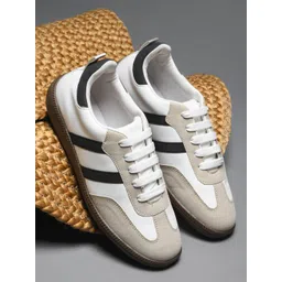 Froh Feet Women Colourblocked Lightweight Lace-Ups Casual Sneakers