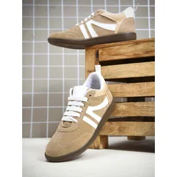 Froh Feet Women Colourblocked Lightweight Sneakers