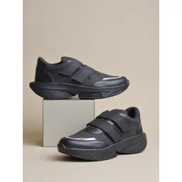 Froh Feet Women Sneakers