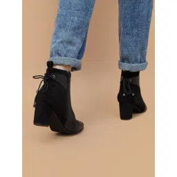 Ginger by Lifestyle Women's Black Chelsea Boots