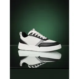 glitchez Men Colourblocked Sneakers