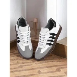 glitchez Men Colourblocked Sneakers