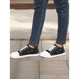 glitchez Men Sneakers