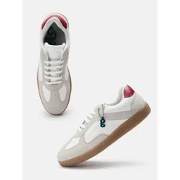 glitchez Women Colourblocked Contrast Sole Everyday Sneakers