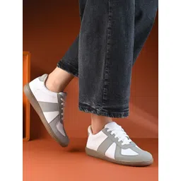 glitchez Women Colourblocked Sneakers