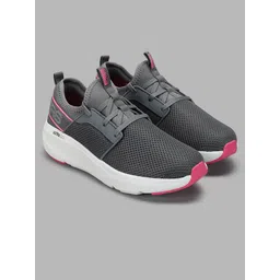 GO RUN ELEVATE Running Shoes For Women