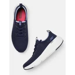 GO RUN ELEVATE Sneakers For Women