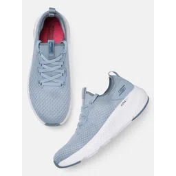 GO RUN ELEVATE Sneakers For Women