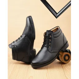 HAKKEL Men Colourblocked Sneakers