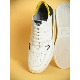 Harvard Men Perforated Lightweight Sneakers