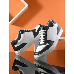 Harvard Men White And Black Colourblocked Lightweight Sneakers