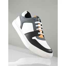 Harvard Men White And Black Colourblocked Lightweight Sneakers