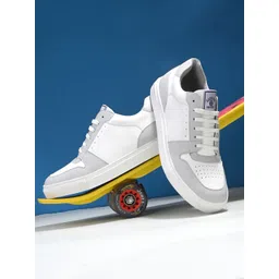 Harvard Men White And Grey Colourblocked Lightweight Sneakers