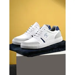 Harvard Men White And Grey Colourblocked Lightweight Sneakers