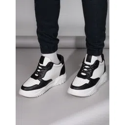 HI Toes Men Solid Elavator Sneakers