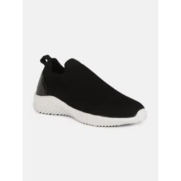 HIGHLANDER Men Black Fly-Knit Slip-On Sneakers