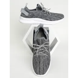 HIGHLANDER Men Grey Sneakers