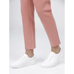 HIGHLANDER Men White Solid Sneakers