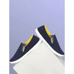 HOTSTYLE Men Colourblocked Slip-On Sneakers