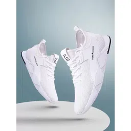 HOTSTYLE Men Woven Design Sneakers