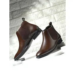 House of Pataudi Men Lightweight Round Toe Chelsea Boots