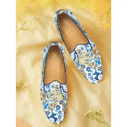 House of Pataudi Men White & Blue Floral Print Slip-Ons