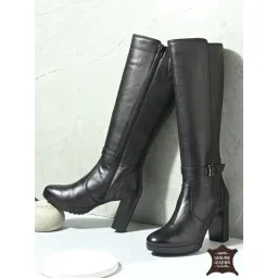 Hoversoul Women's Mustang Black Booties