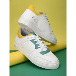 HRX by Hrithik Roshan Men White & Green Skate Street Colourblocked Lightweight Sneakers