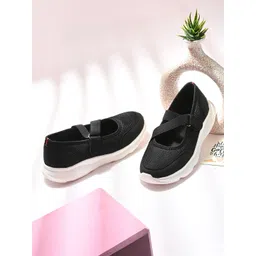 HRX by Hrithik Roshan Women Mesh Walking Shoes