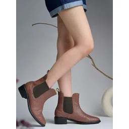 HVNLY BY SHOETOPIA Block-Heeled Pointed Toe Mid-Top Chelsea Boots