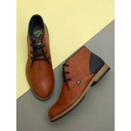 ID Men's Tan Chukka Boots