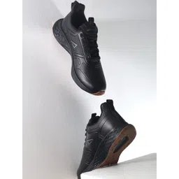 IMPAKTO Men Badminton Shoes