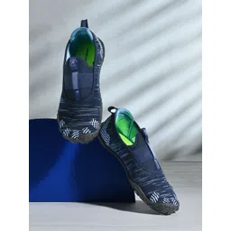 IMPAKTO Men Textured Barefoot Rooted Gym Shoes