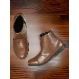 Ishransh Latest Trendy Women Zipper Round Toe Chelsea Boots