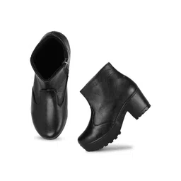 Ishransh Women High Ankle Zipper Boots