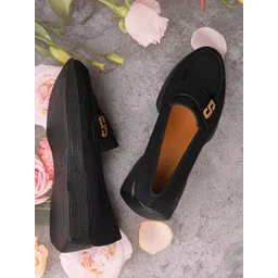 Jove Women Colourblocked PU Slip-On Sneakers