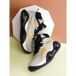 JQR Wombat Men Hightop Textured Sneaker