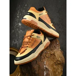 K Footlance Men Colourblocked Sneakers