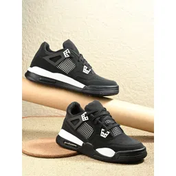 K Footlance Men Woven Design Sneakers
