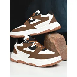 kadak collection Men Colourblocked Sneakers