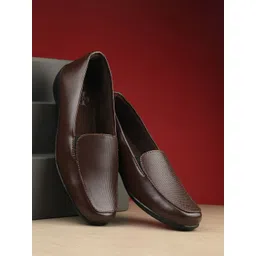 KARADDI Textured Wedge Heeled Pumps