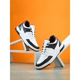 KASTAVA Men Sneakers