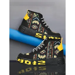 Kerzl Men Synthetic Sneakers