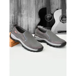 Kerzl Men Synthetic Sneakers