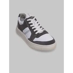 Kickers Men Leather Round Toe Sneakers