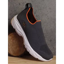 Killer Men Round Toe Slip-On Sneakers