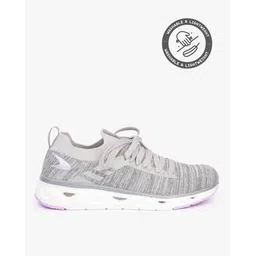 Knitted Walking Shoes with Contrast Sole