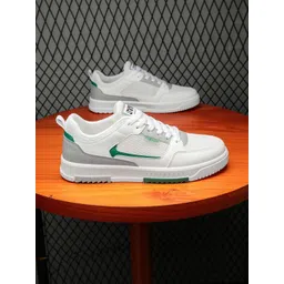 knoos Men Colourblocked Sneakers