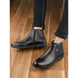 knoos Textured Chelsea Boots